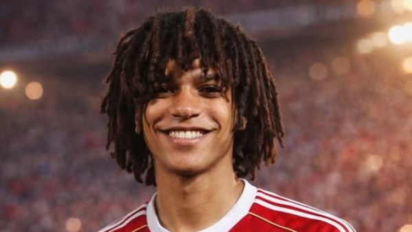 ضياء السيد يشيد باللاعب مروان عثمان ويفضله على أسامه فيصل ومحمد شريف